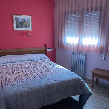 Guadalaviar Hostal Casa Martina מראה חיצוני תמונה