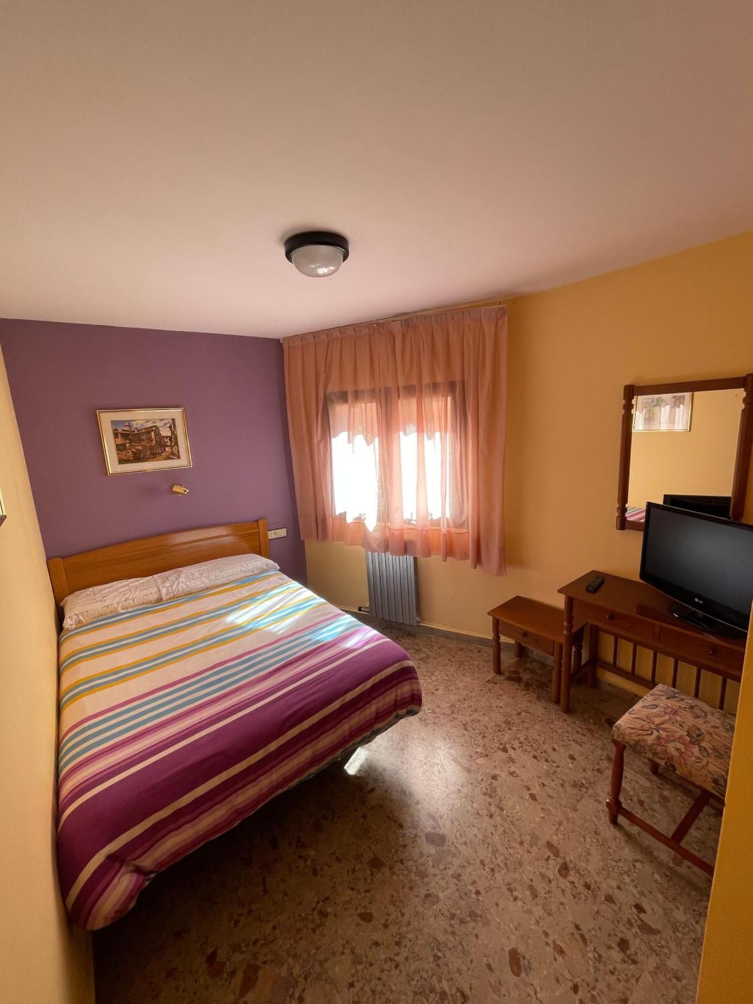 Guadalaviar Hostal Casa Martina מראה חיצוני תמונה